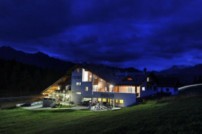 Отель Hotel Tambò  Камподольчино